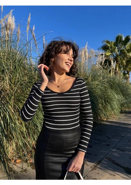 V Yaka Çizgili Bluz Siyah A3699 modelleri