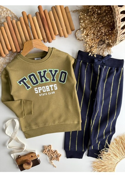 Erkek Çocuk Pamuklu Yeşil Baskılı Sweatshirt ve Lacivert Çizgili Pantolon Takım fırsatları