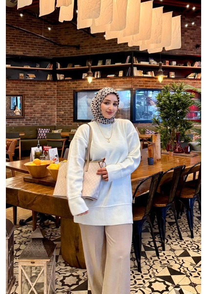 Krem Gold Akseusar Detaylı Omuz Çantası indirimleri