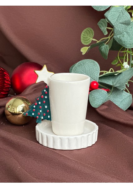 Çam Ağacı ve Yıldız Detaylı Fincan