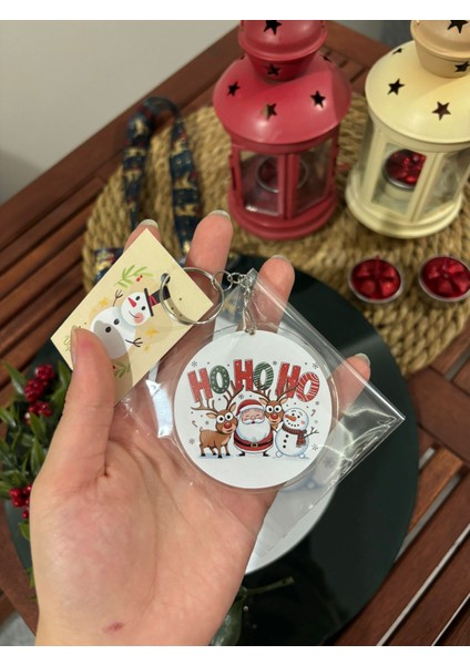 Yılbaşı Hediyelik Anahtarlık – Sevimli Noel Baba Temalı Tasarım
