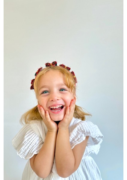 Kırmızı Ekoseli Küçük Fiyonk Detaylı Kız Çocuk Yılbaşı Taç fırsatları