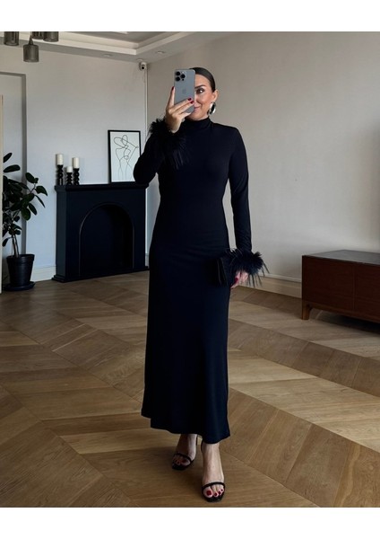 Kadın Uzun Kollu Balıkçı Yaka Kol Ağzı Tüy Detaylı Uzun Krep Elbise modelleri