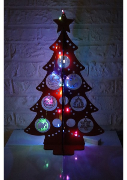 Işıklı Kırmızı Yılbaşı Ağacı Dekoru, Şık ve Parlak Yeni Yıl Süslemesi