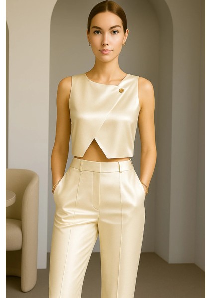 Asimetrik Saten Büstiyer Gold Düğmeli Crop Model Sade Şık Büsiyer fiyatları