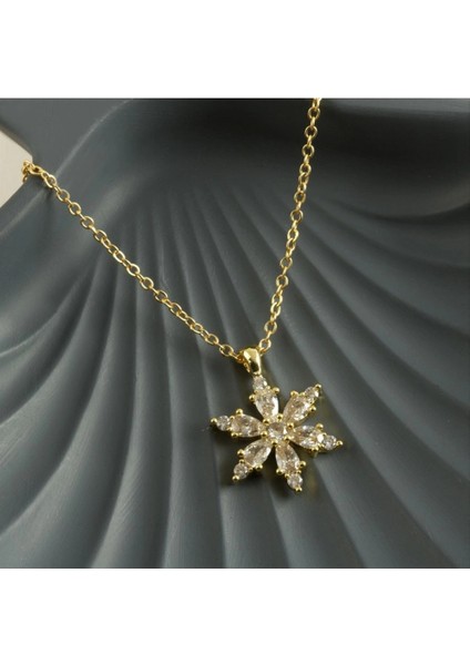 Lotus Zirkon Taşlı Yeni Sezon Kolye