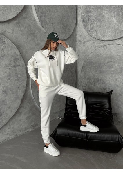 Üç Iplik Tasarım Biyeli Eşofman Takımı Ekru modelleri