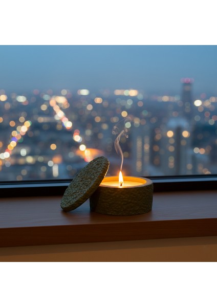 Sakinlik ve Ayrıcalık %100 Doğal Soya Wax Kokusuz Mum Lüks Hissiyatı Yaratan El Yapımı Dekoratif Tasarım Mum