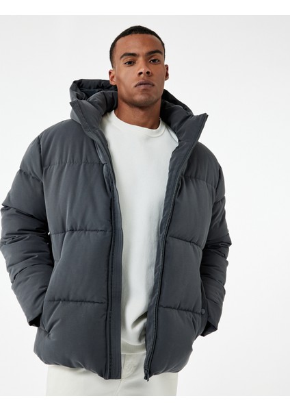 Uzun Kollu Kapüşonlu Fermuarlı Kışlık Şişme Mont