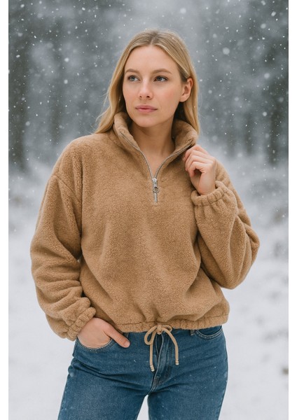 Peluş Yarım Fermuarlı Büzgülü Kanguru Cepli Kadın Sweatshirt Açık Kahverengi