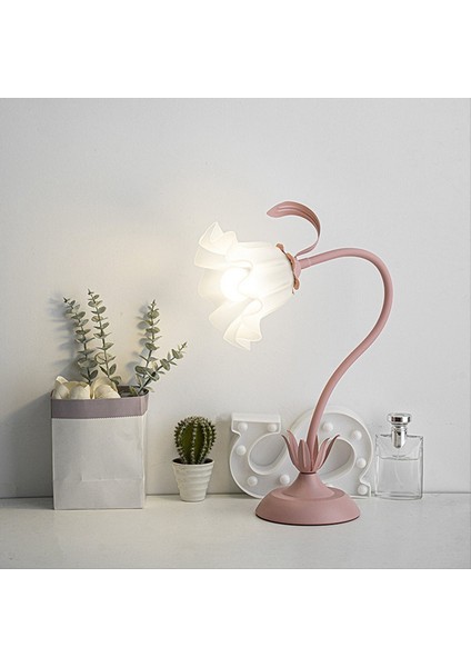 Retro Çiçek Zambak Masa Lambası Reklam Öğeleri Masa Lambası Yatak Odası, Başucu Için Vadi Lambasının Benzersiz Diy Zambak (Yurt Dışından) fırsatları