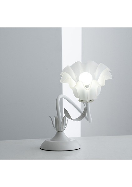 Retro Çiçek Zambak Masa Lambası Reklam Öğeleri Masa Lambası Yatak Odası, Başucu Için Vadi Lambasının Benzersiz Diy Zambak (Yurt Dışından) fiyatları
