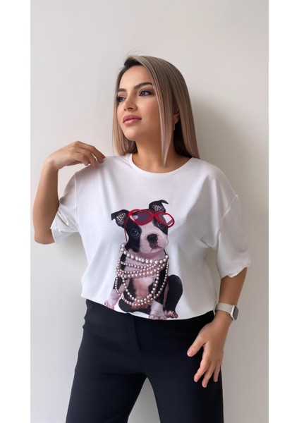 Gözlüklü Incili Köpek Baskılı Tişört Ekru