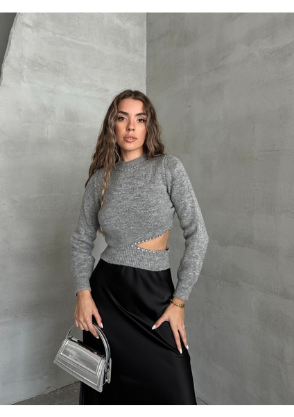 Beli Yırtmaçlı Taş Detaylı Kazak Gri