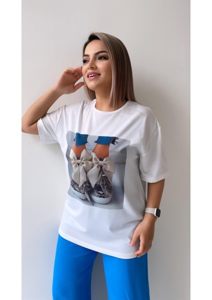 Kurdele Ayakkabı Baskılı Tişört Ekru