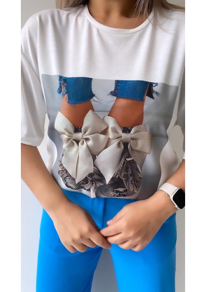 Kurdele Ayakkabı Baskılı Tişört Ekru fiyatları