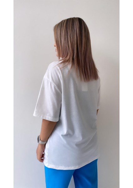 Kurdele Ayakkabı Baskılı Tişört Ekru indirimleri