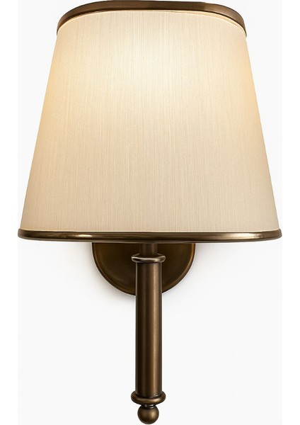 Benzersiz Kontrast: Metal Krom Eskitme Duvar Apliği