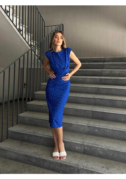 Puantiyeli Drapeli Vatkalı Elbise Mavi