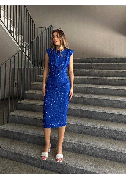 Puantiyeli Drapeli Vatkalı Elbise Mavi modelleri