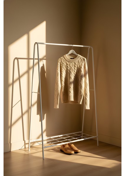 Oval Telli Beyaz Butik Askısı Konfeksiyon Askılık Ayaklı Elbise Askılığı