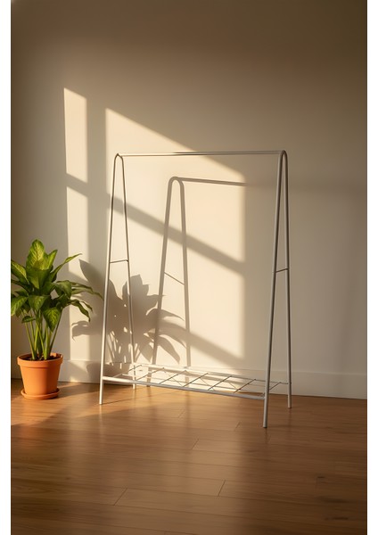 Oval Telli Beyaz Butik Askısı Konfeksiyon Askılık Ayaklı Elbise Askılığı fırsatları