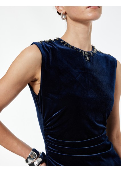 Kolsuz Işleme Detaylı Bisiklet Yaka Slim Fit Elbise indirimleri