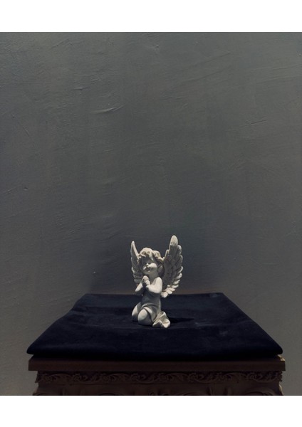 Dua Eden Melek Heykeli – 20X15 cm Polyester Dekoratif Biblo