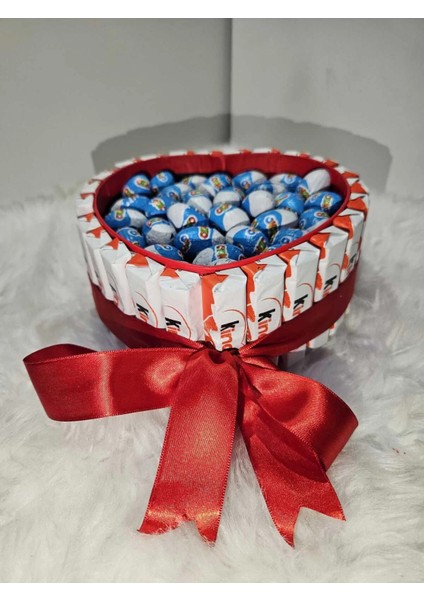 Kalpli Kinder Çikolata Sepeti fırsatları