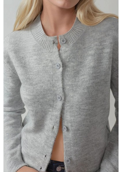 Kadın Bisiklet Yaka Yumuşak Dokulu Regular Fit Triko Hırka Gri fiyatları