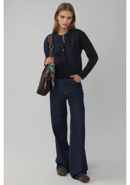 Kadın Bisiklet Yaka Yumuşak Dokulu Regular Fit Triko Hırka Lacivert modelleri