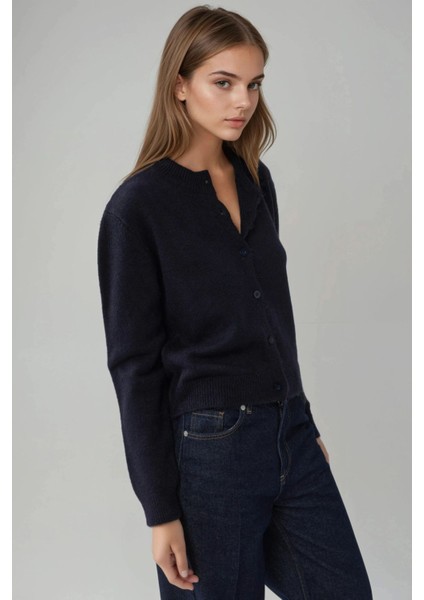 Kadın Bisiklet Yaka Yumuşak Dokulu Regular Fit Triko Hırka Lacivert fırsatları