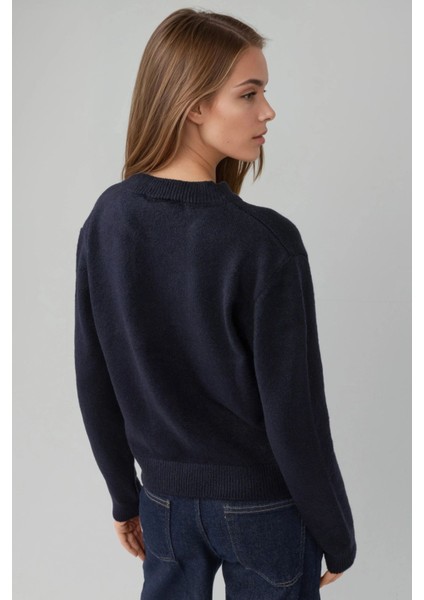 Kadın Bisiklet Yaka Yumuşak Dokulu Regular Fit Triko Hırka Lacivert indirimleri