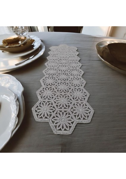 Fransız Dantelli Masa Üstü Runner – Tek Parça modelleri