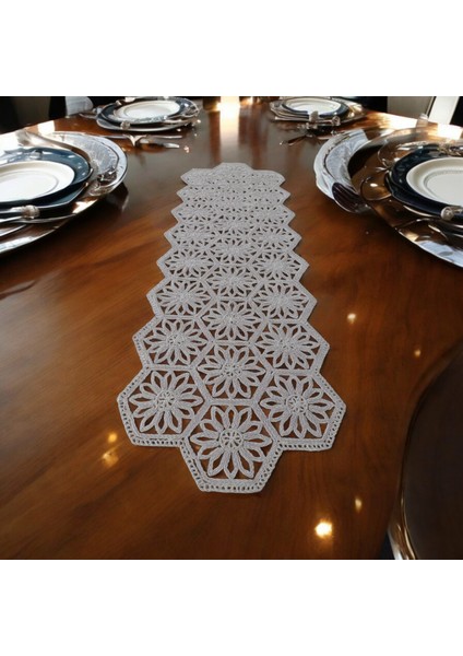 Fransız Dantel Yıldız Model 5’li Masa Üstü Runner Seti (115X35 Cm)