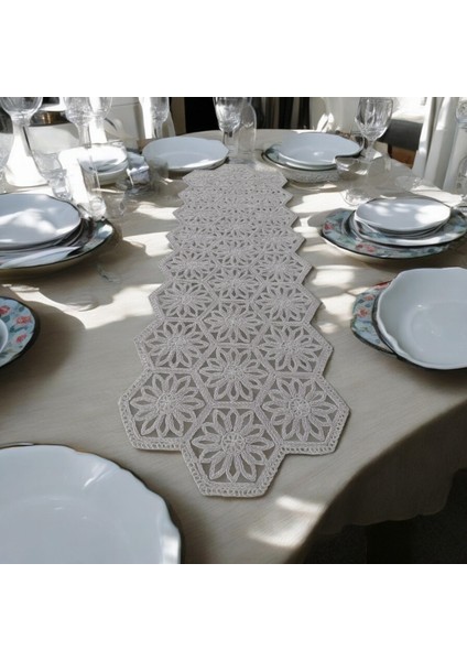 Fransız Dantel Yıldız Model 5’li Masa Üstü Runner Seti (115X35 Cm) fırsatları