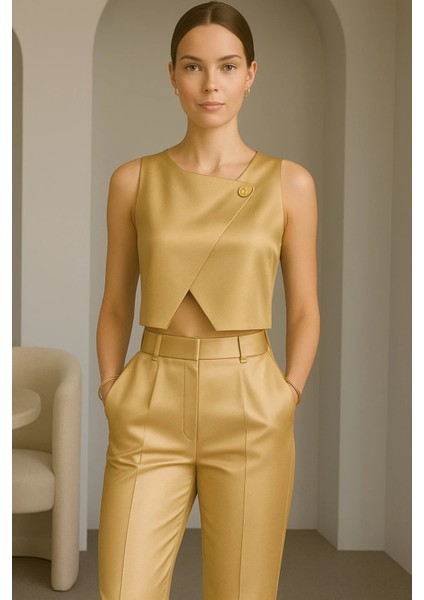 Asimetrik Saten Büstiyer Gold Düğmeli Crop Model Sade Şık Büsiyer