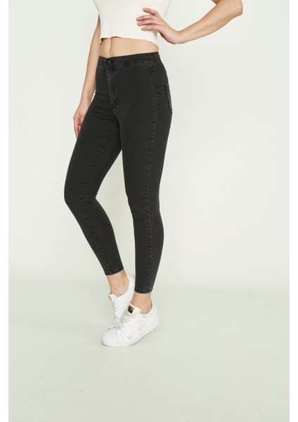 Bir Beden Incelten Cepsiz Jean Füme fırsatları