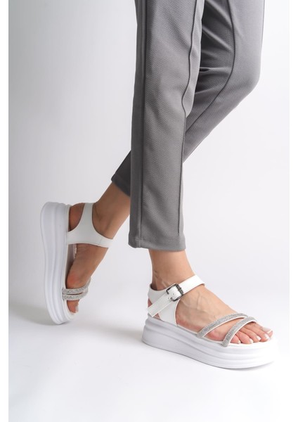 Zlohe Kalın Tokalı Taşlı Şeritli Ortopedik Taban Kadın Sandalet Cbt - Beyaz