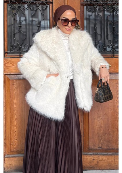 Iç Astarlı Çift Cepli Kürklü Tesettür Mont P-00019456