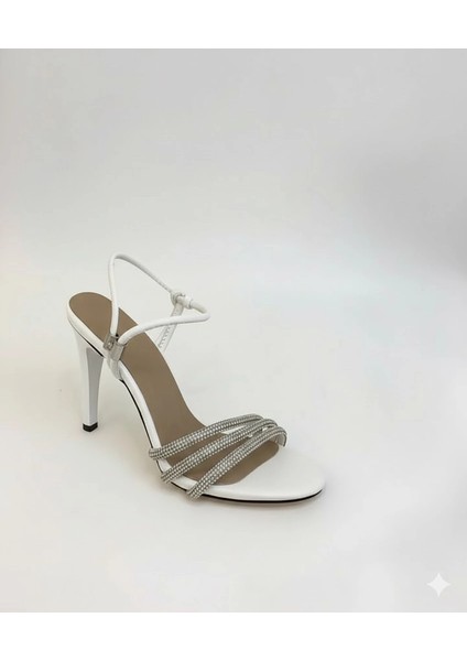 K039 Beyaz Günlük 9 cm Klasik Topuk Kadın Ayakkabı