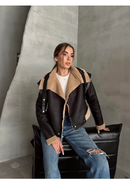 Peluşlu Zincir Detaylı Deri Mont Camel modelleri