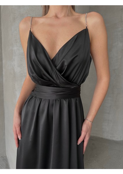 Taş Askılı Kuşaklı Tasarım Saten Elbise Siyah fiyatları