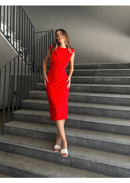 Puantiyeli Drapeli Vatkalı Elbise Kırmızı