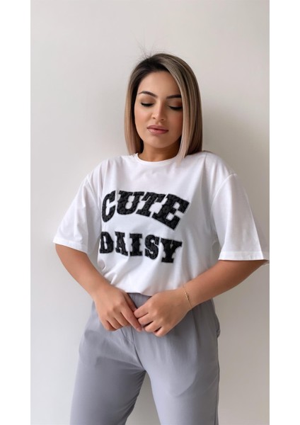 Kabartmalı Cute Daisy Tişört Ekru Füme modelleri