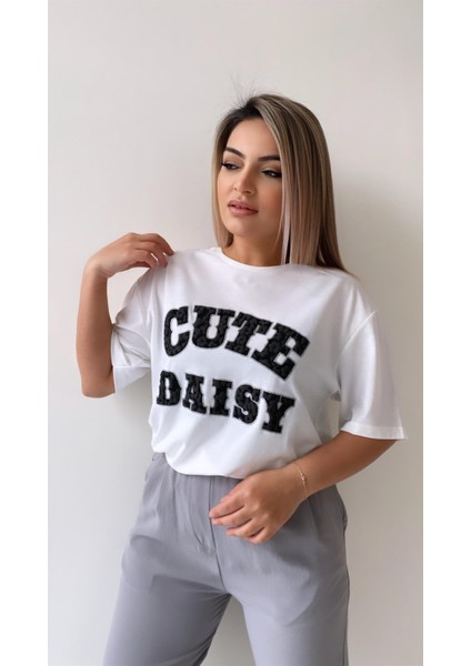 Kabartmalı Cute Daisy Tişört Ekru Füme indirimleri