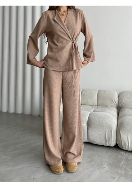 Bağlama Detaylı Triko Takım Camel