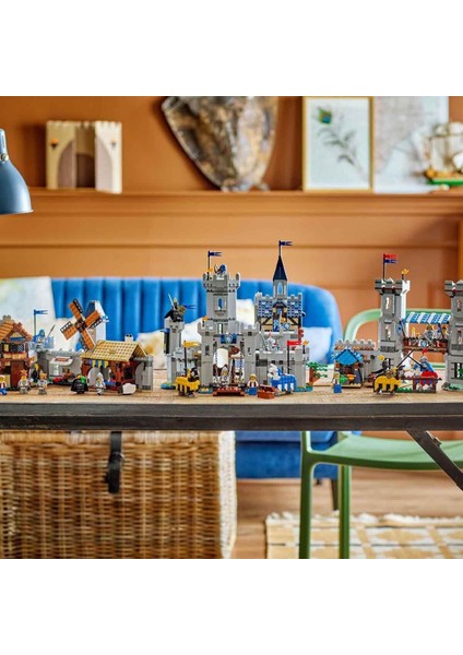 31168 LEGO Creator 3in1 - Orta Çağ Atlı Şövalye Kalesi 1371 Parça +9 Yaş