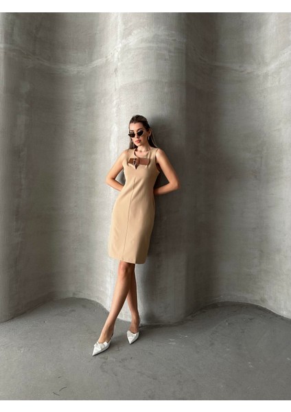 Göğsü Kemerli Klasik Elbise Camel indirimleri