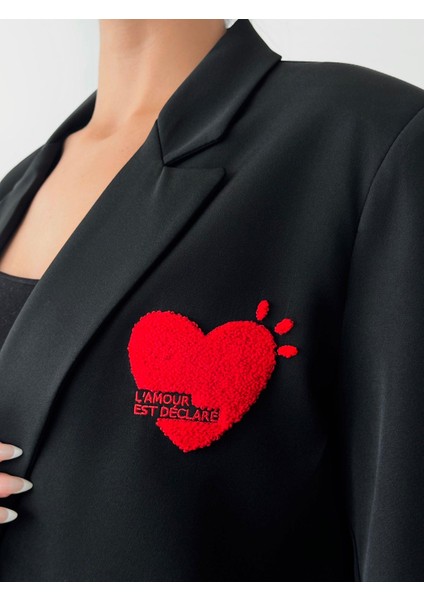 Kalp Nakışlı Ceket Siyah fiyatları